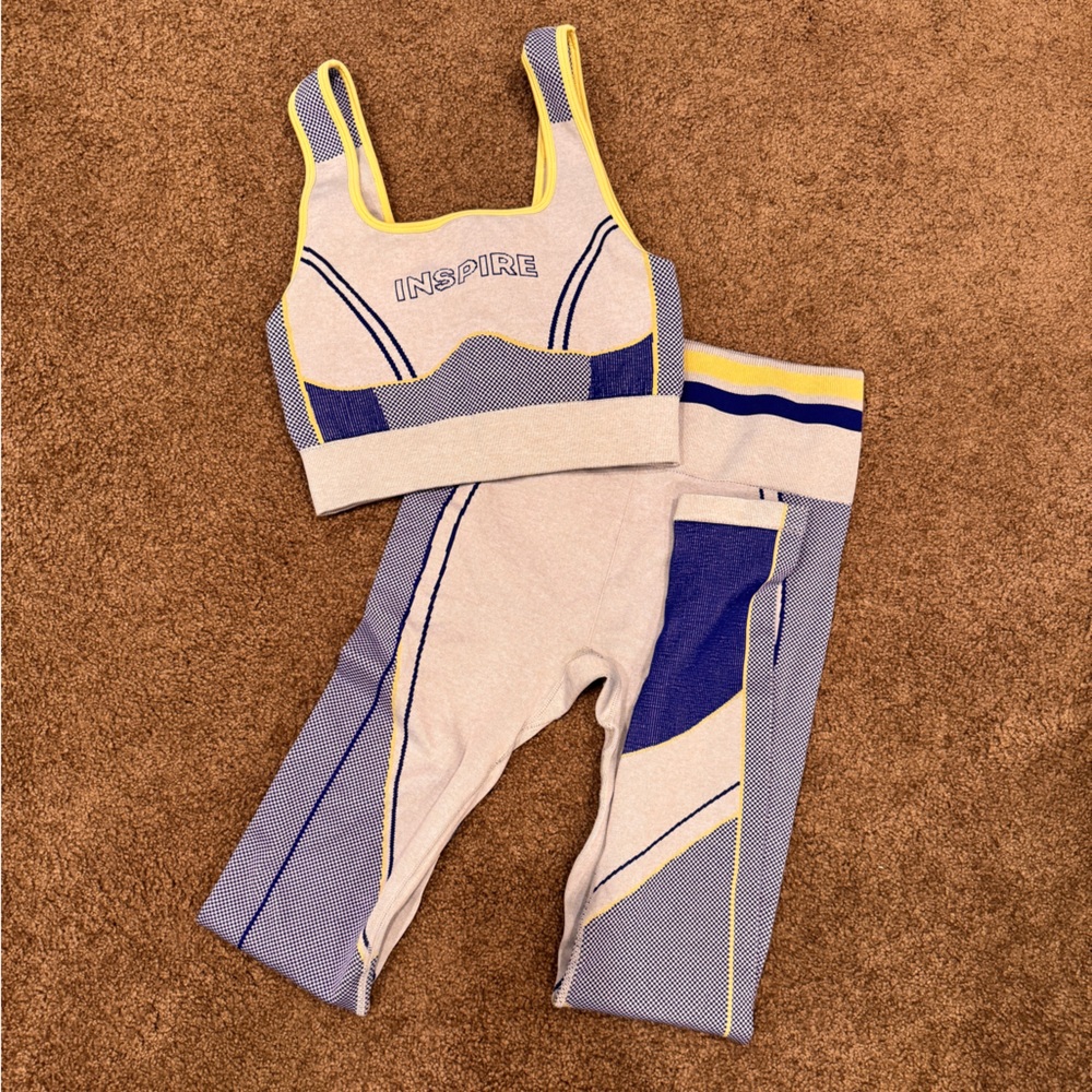 Fabletics Calibrate Bra and Leggings Set